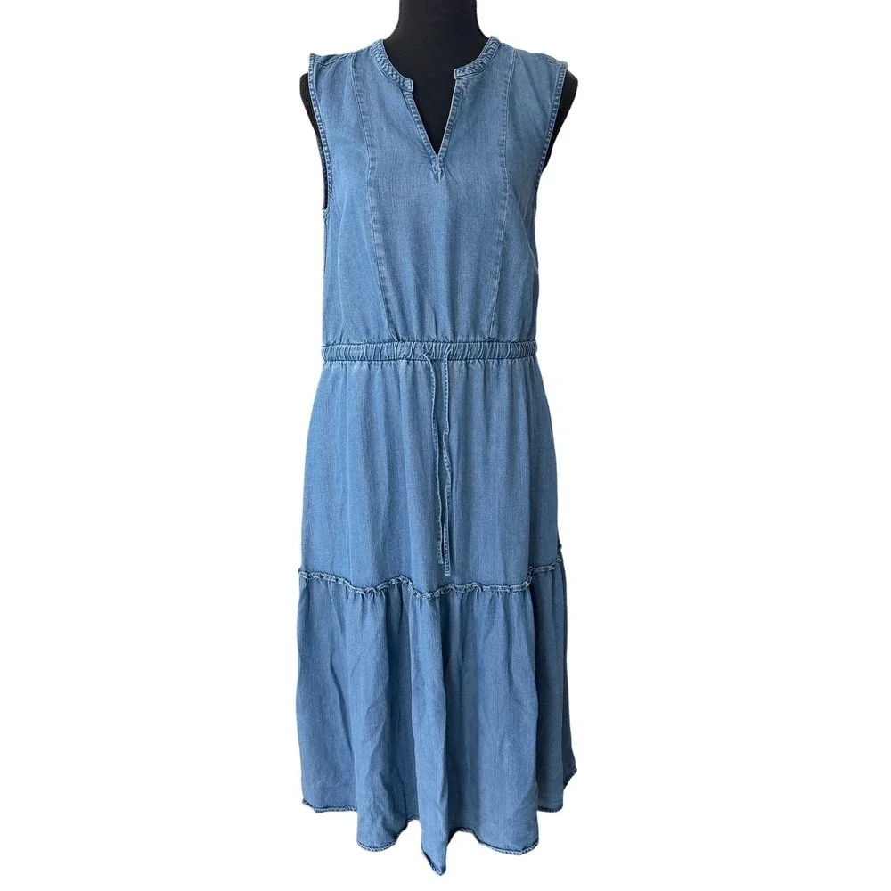 ‼️LAST CHANCE‼️
Lands' End Sleeveless Chambray Midi Dress in Light Blue - Picture 1 of 6